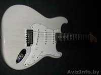 Fender Stratocaster USA 2001 - c кейсом, как новый - Изображение #2, Объявление #167707
